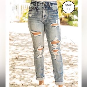 Pink Lily LILLIE MEDIUM WASH DISTRESSED HIGH RISE JEANS